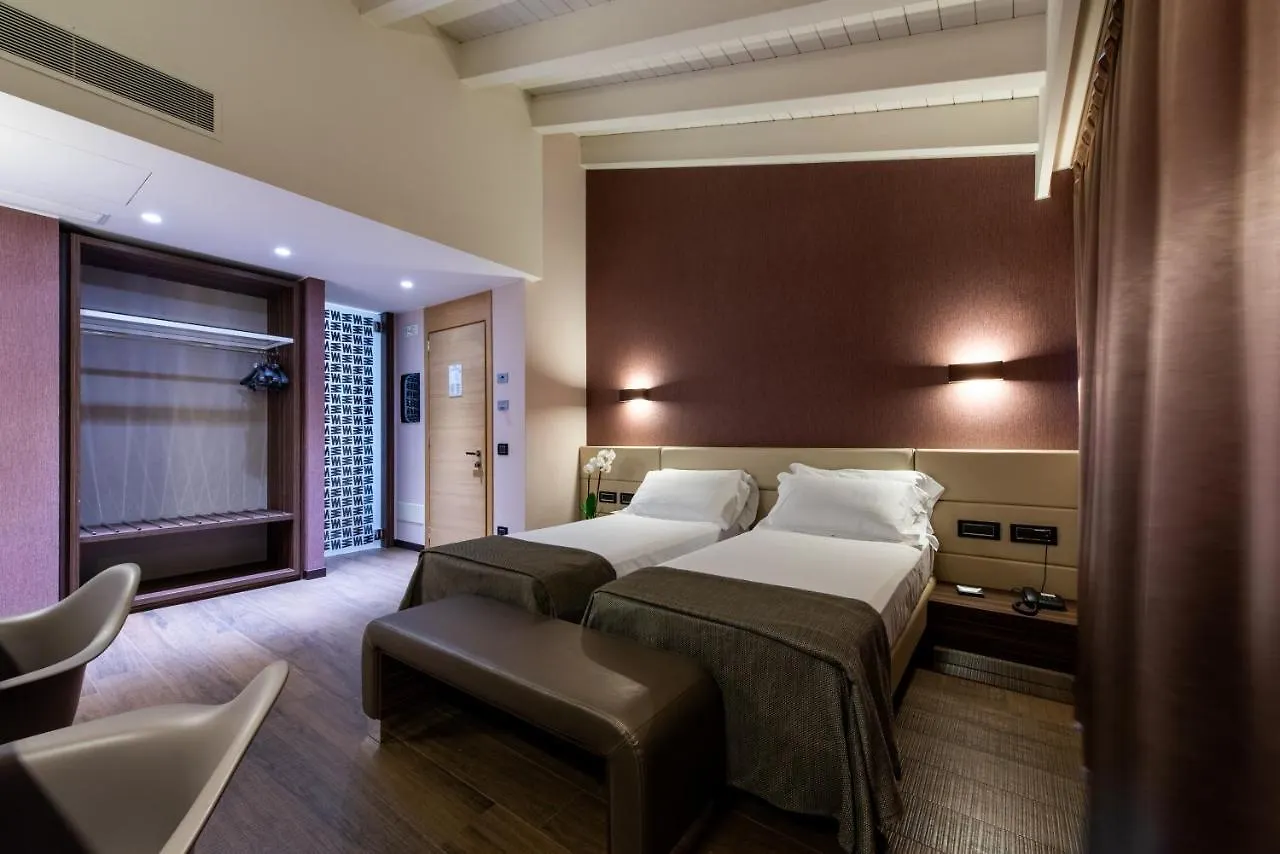 Viola Mhotel Grumello del Monte Italy
